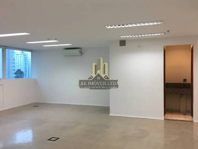 #V058 - Conjunto Comercial para Venda em São Paulo - SP